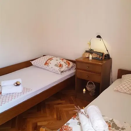Ana Apartamento *